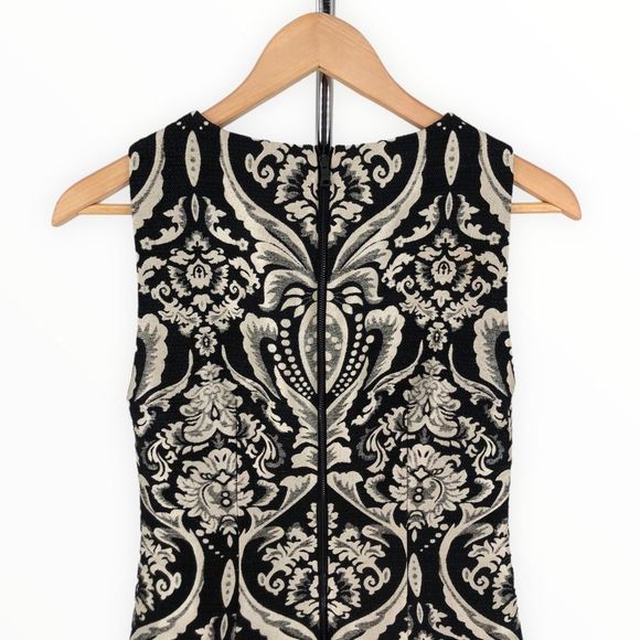 Alice & Olivia Clyde Sleeveless Black & White Damask Shift Mini Dress size 2 - Picture 8 of 15